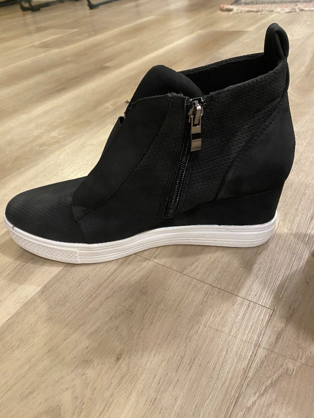 Ccocci Black Hidden Wedge Sneaker Booties Size 10 Side Zip Athleisure Comfort - Picture 7 of 11